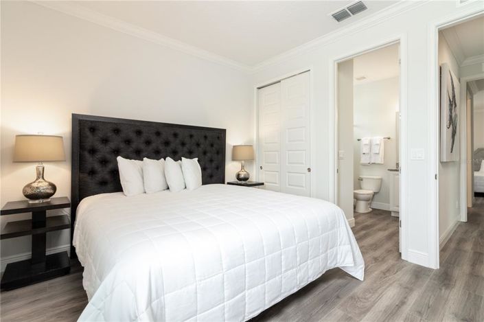 Image No.38-14 Bed Property for sale