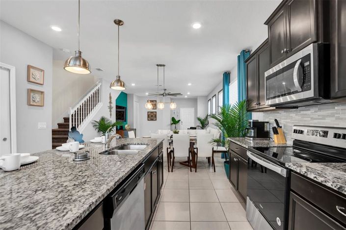 Image No.10-5 Bed Property for sale