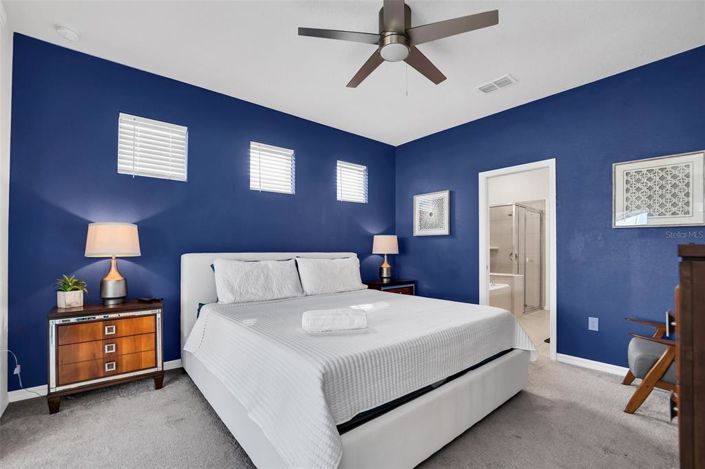 Image No.12-5 Bed Property for sale