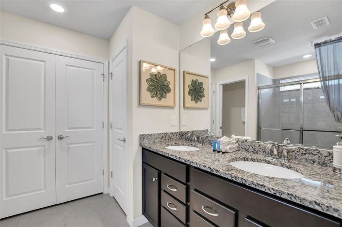 Image No.26-5 Bed Property for sale