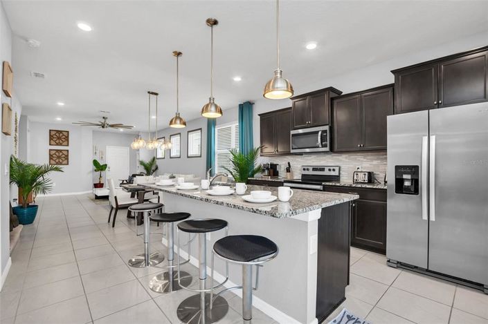 Image No.8-5 Bed Property for sale