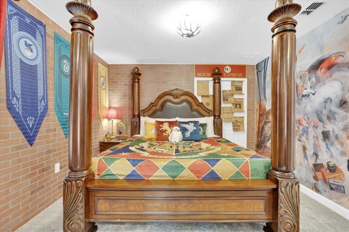 Image No.26-8 Bed Property for sale