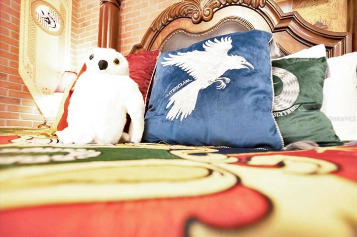 Image No.29-8 Bed Property for sale