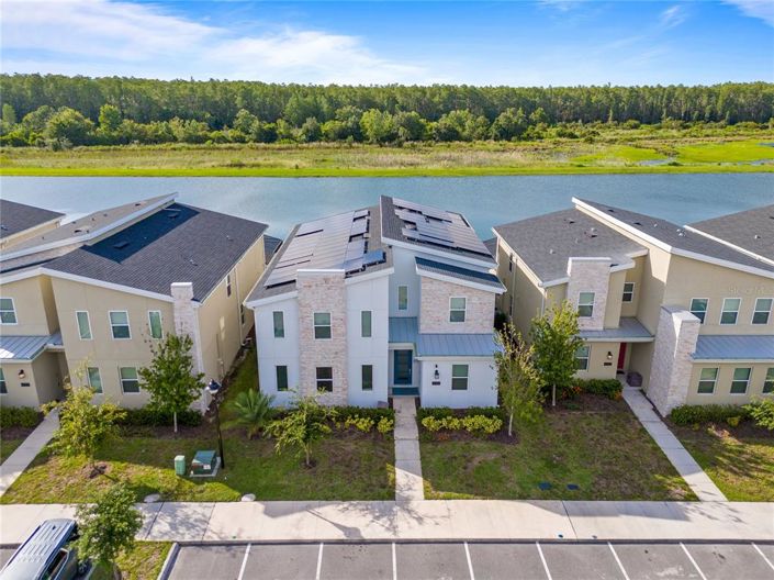 Image No.3-8 Bed Property for sale