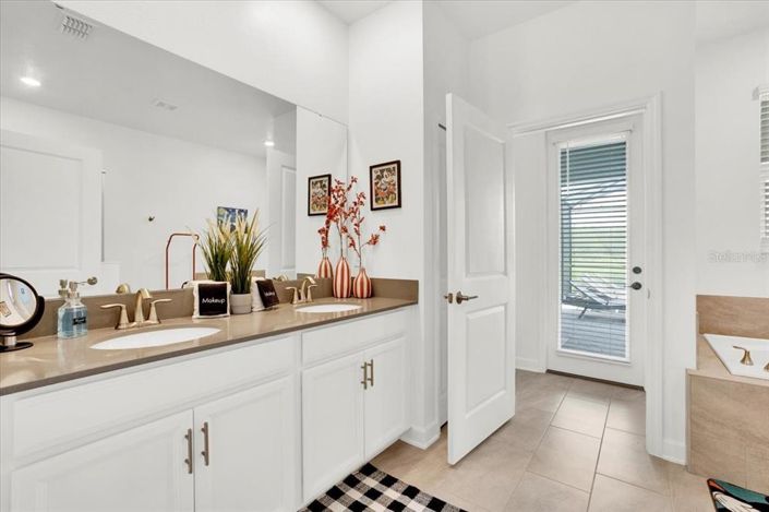 Image No.48-8 Bed Property for sale