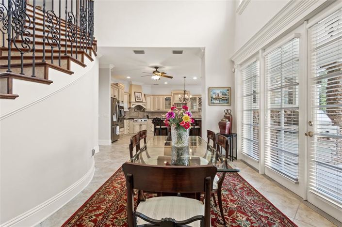 Image No.10-5 Bed Property for sale