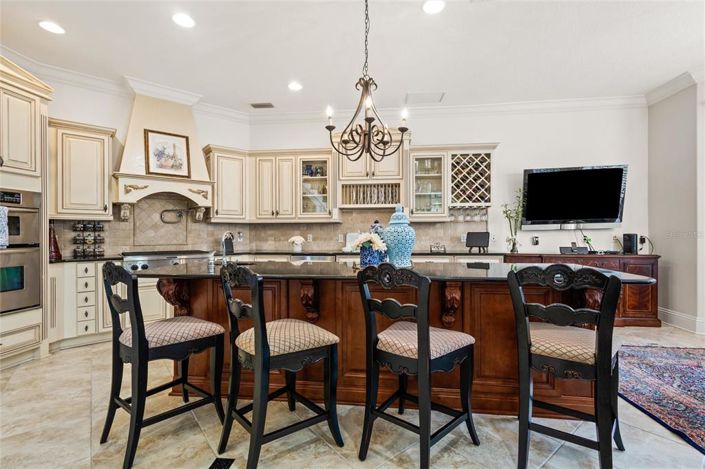 Image No.13-5 Bed Property for sale