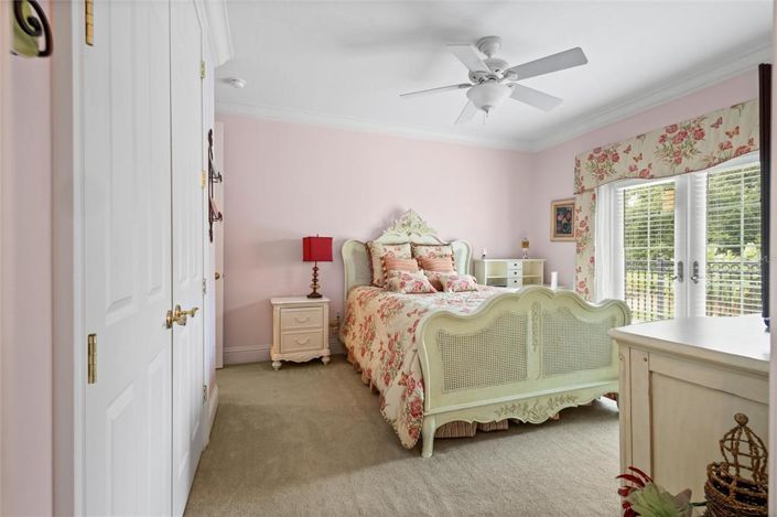 Image No.36-5 Bed Property for sale