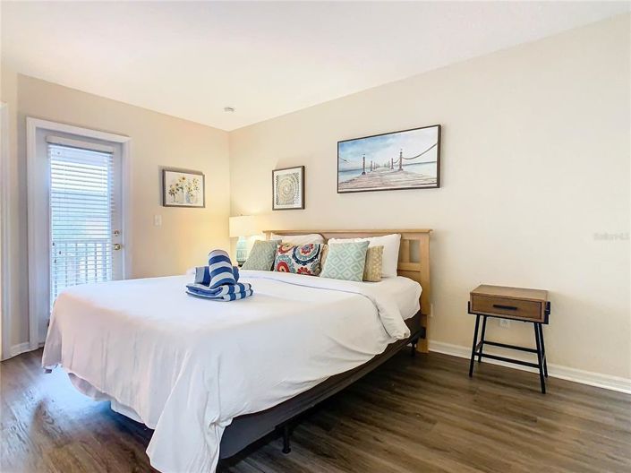 Image No.11-3 Bed Townhouse for sale