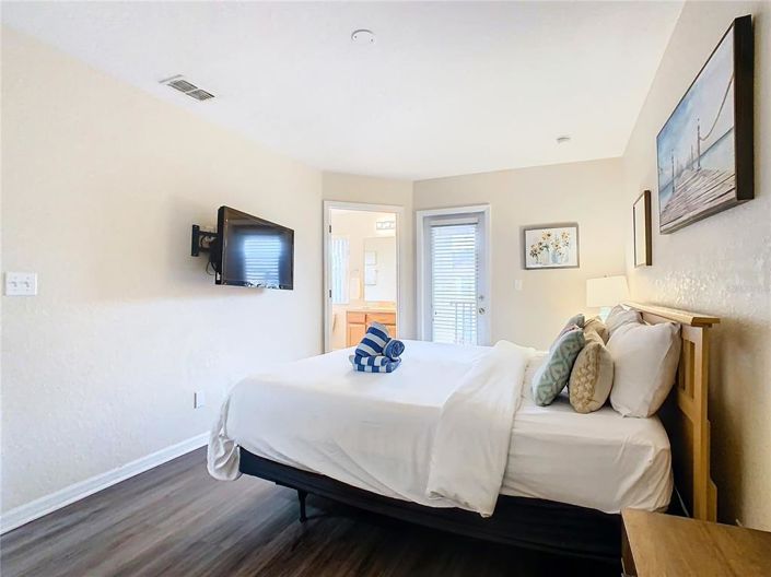 Image No.12-3 Bed Townhouse for sale