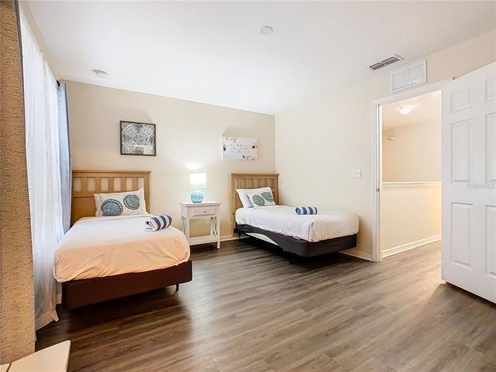 Image No.17-3 Bed Townhouse for sale