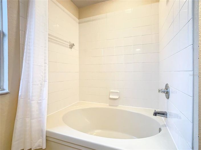 Image No.21-3 Bed Townhouse for sale