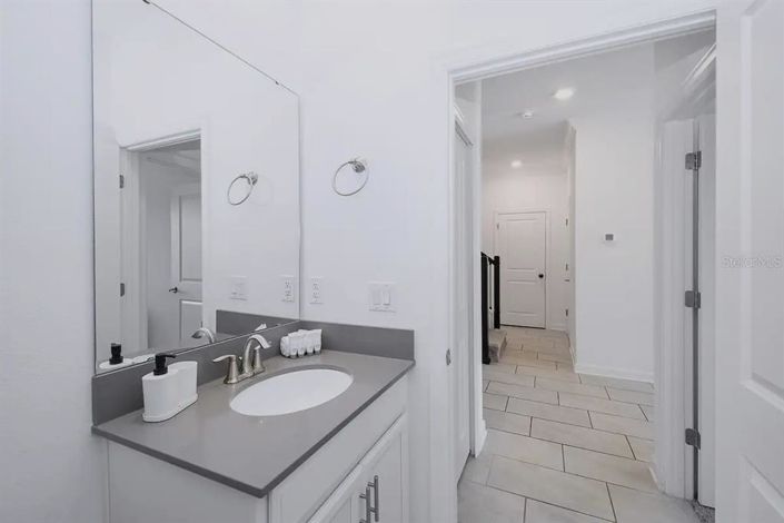 Image No.20-5 Bed Property for sale