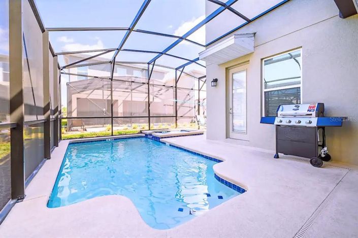 Image No.9-5 Bed Property for sale