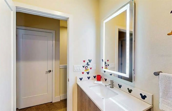 Image No.14-4 Bed Townhouse for sale