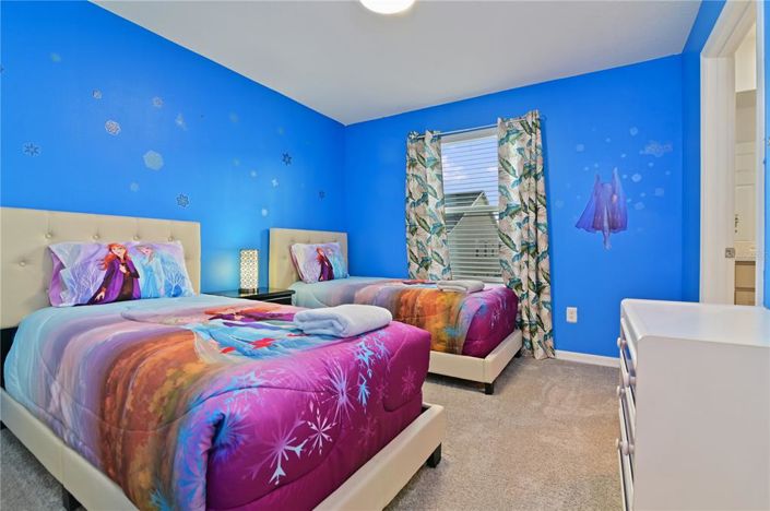 Image No.15-6 Bed Townhouse for sale