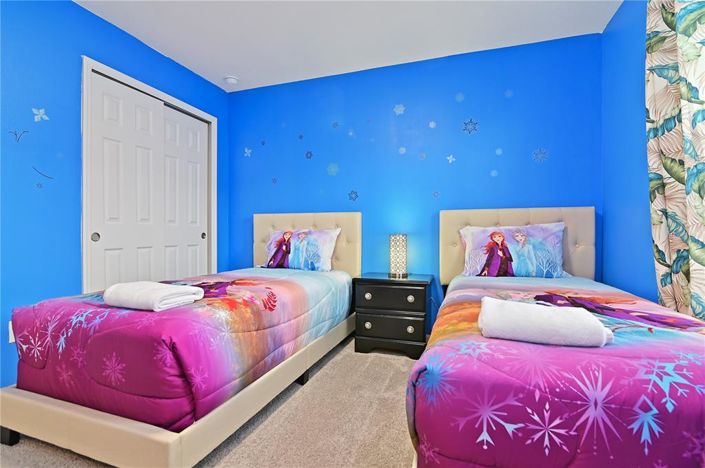 Image No.16-6 Bed Townhouse for sale