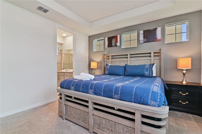 Image No.24-6 Bed Townhouse for sale