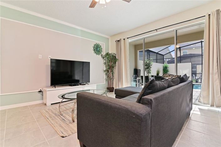 Image No.30-6 Bed Townhouse for sale