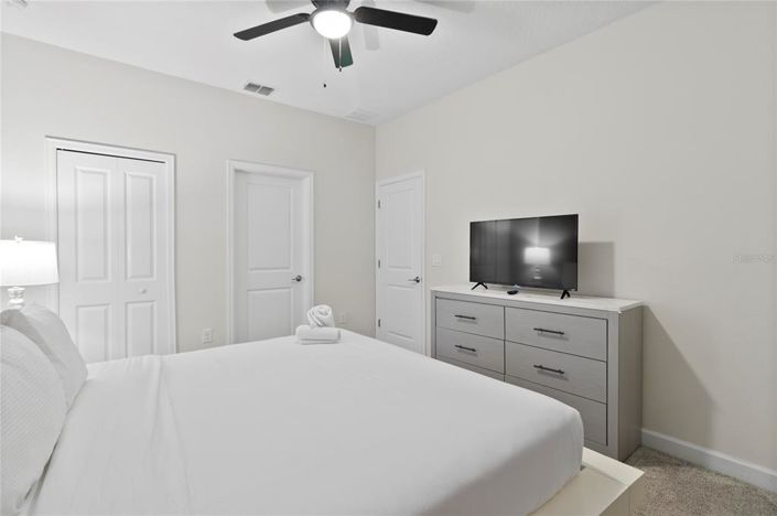 Image No.10-10 Bed Property for sale