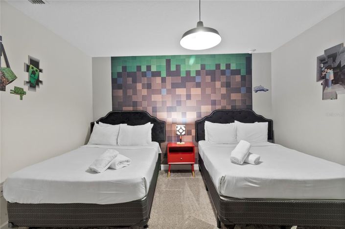 Image No.25-10 Bed Property for sale