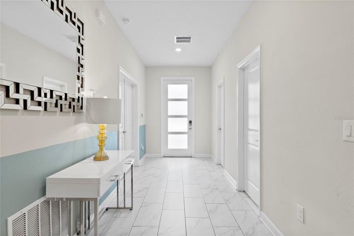 Image No.4-10 Bed Property for sale