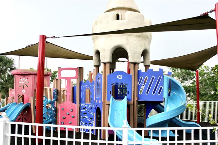 Image No.17-9 Bed Property for sale