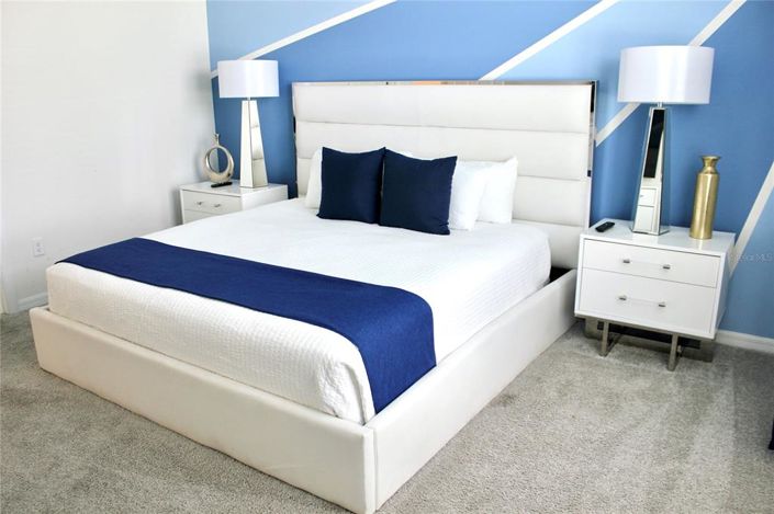 Image No.20-9 Bed Property for sale