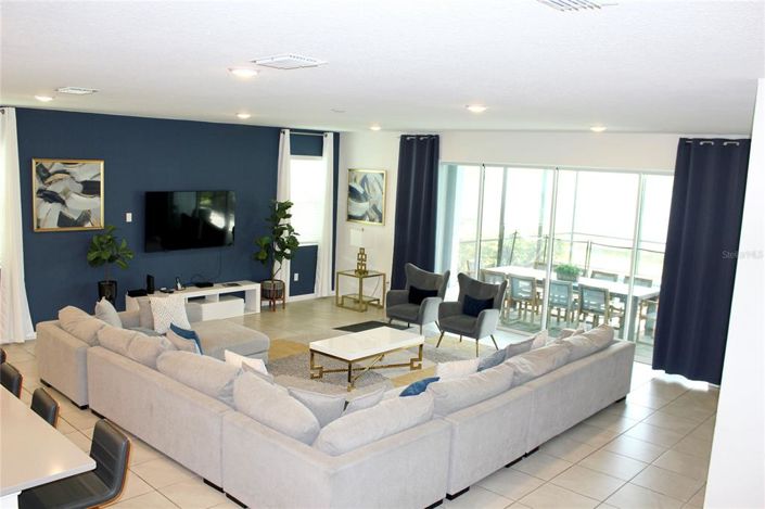 Image No.64-9 Bed Property for sale