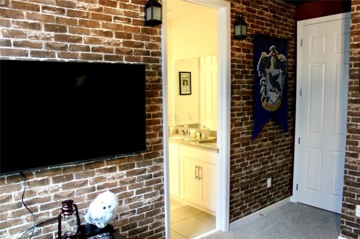 Image No.74-9 Bed Property for sale