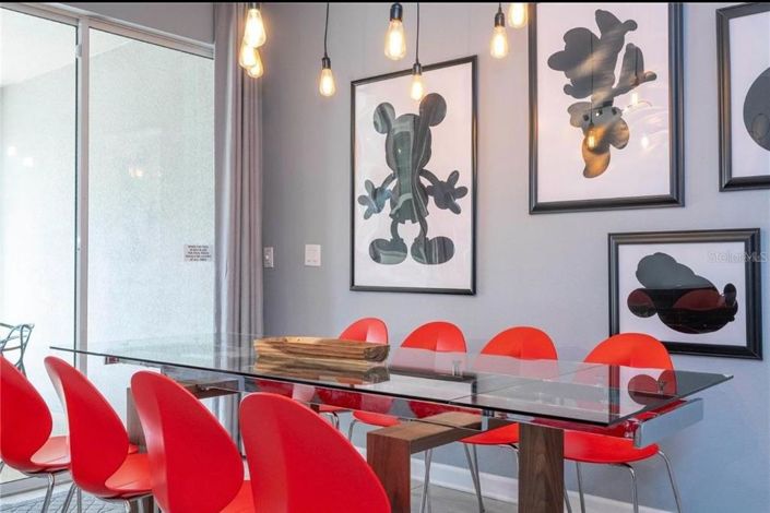 Image No.15-4 Bed Townhouse for sale