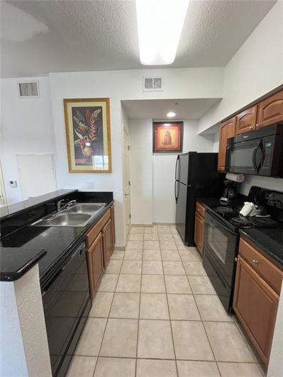 Image No.17-3 Bed Property for sale