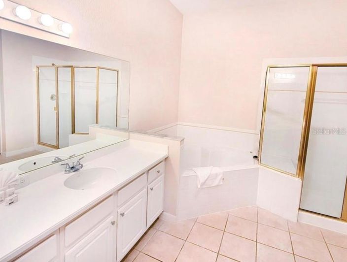 Image No.37-3 Bed Property for sale