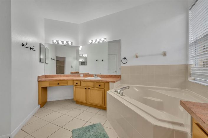 Image No.42-5 Bed Property for sale