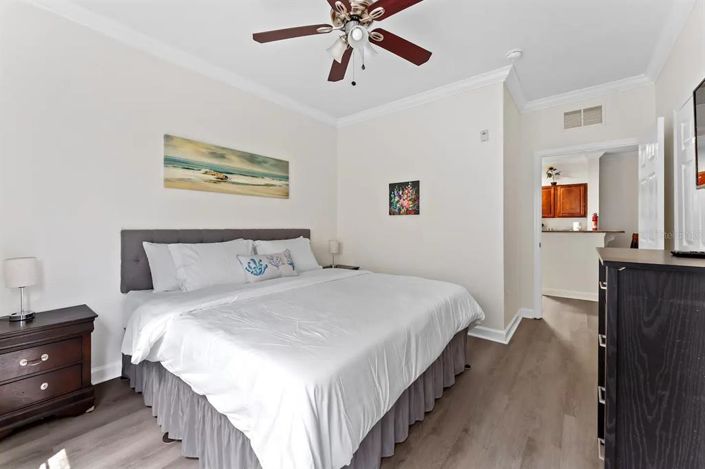 Image No.11-3 Bed Property for sale