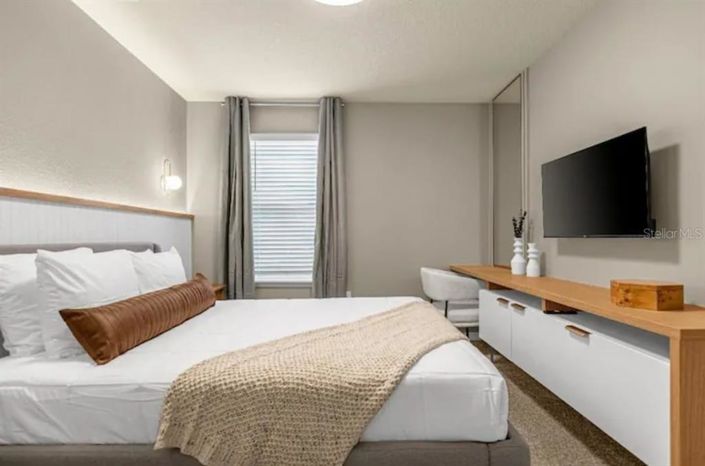 Image No.18-7 Bed Property for sale