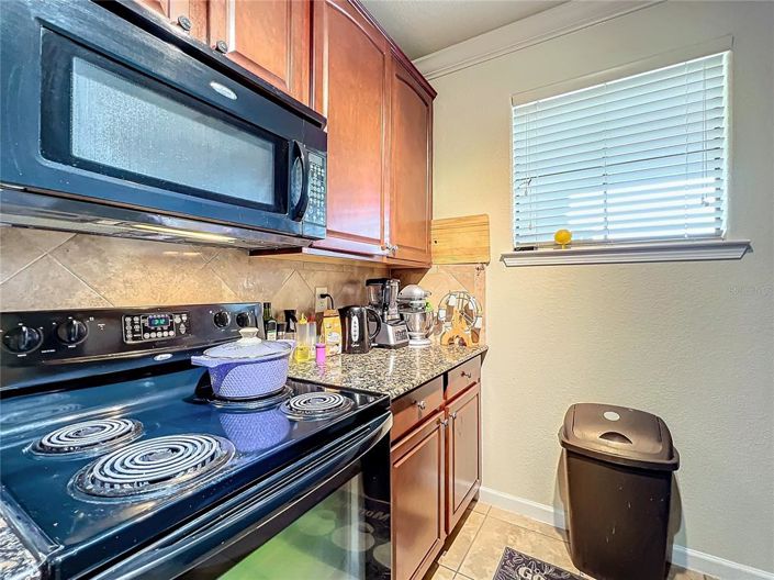 Image No.12-3 Bed Property for sale