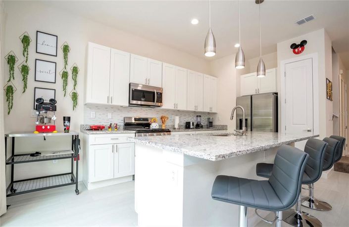 Image No.11-5 Bed Townhouse for sale