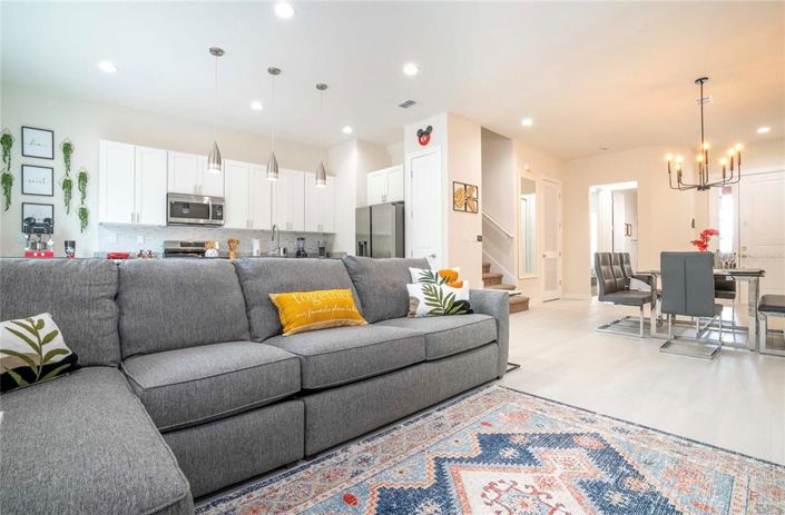 Image No.12-5 Bed Townhouse for sale