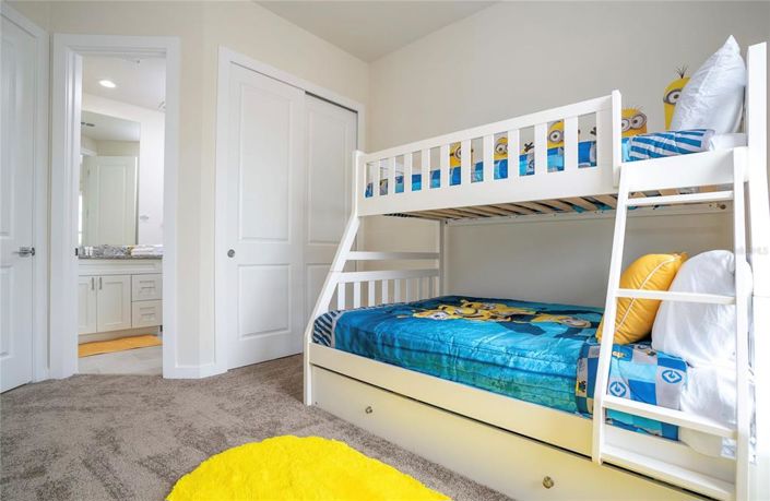 Image No.20-5 Bed Townhouse for sale