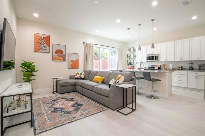 Image No.3-5 Bed Townhouse for sale