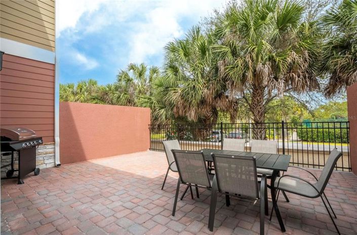 Image No.37-5 Bed Townhouse for sale