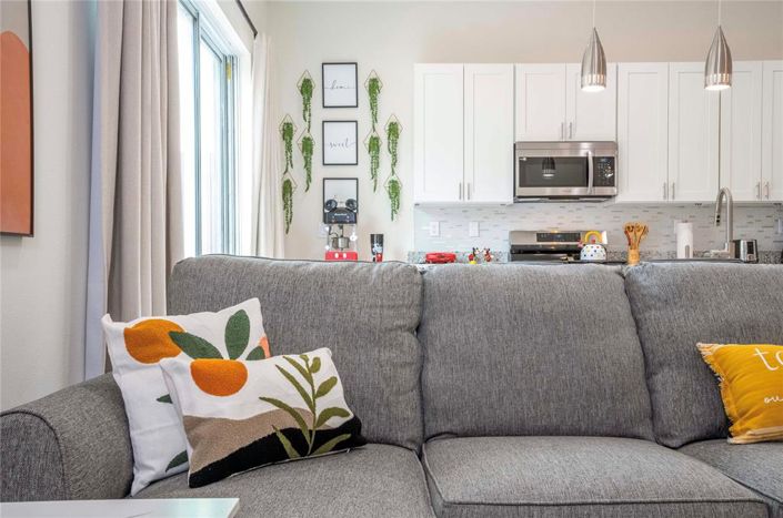 Image No.8-5 Bed Townhouse for sale