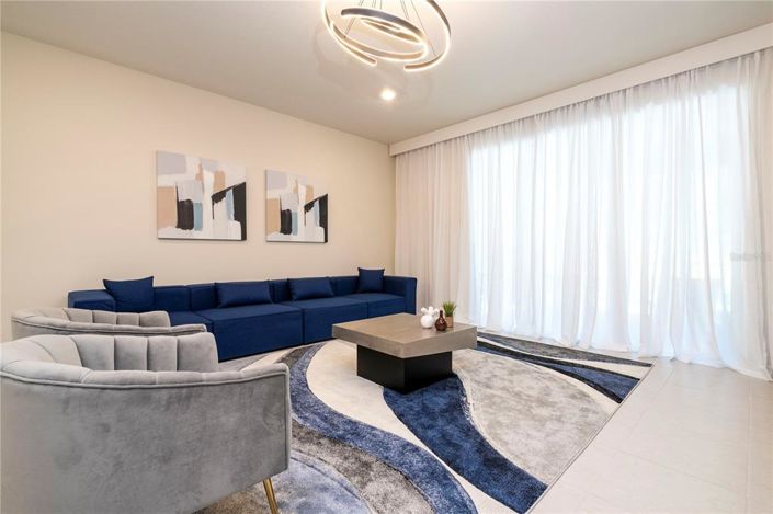 Image No.7-7 Bed Property for sale