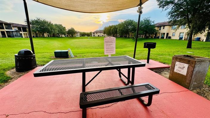 Image No.18-3 Bed Townhouse for sale