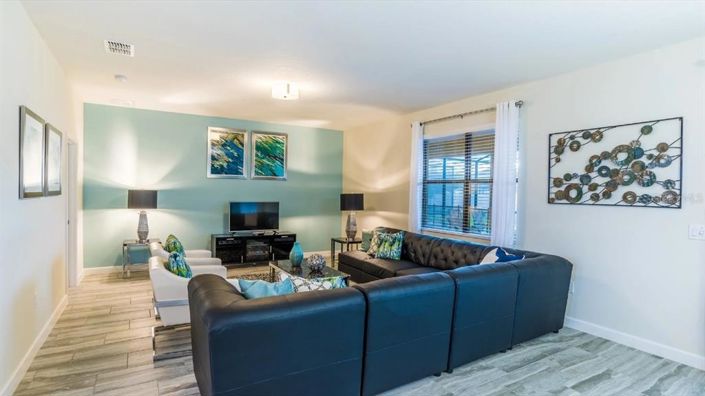 Image No.8-5 Bed Property for sale