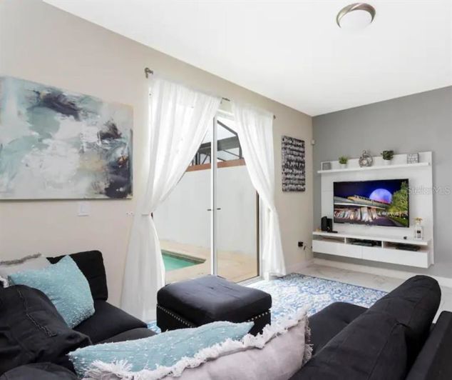 Image No.10-4 Bed Townhouse for sale