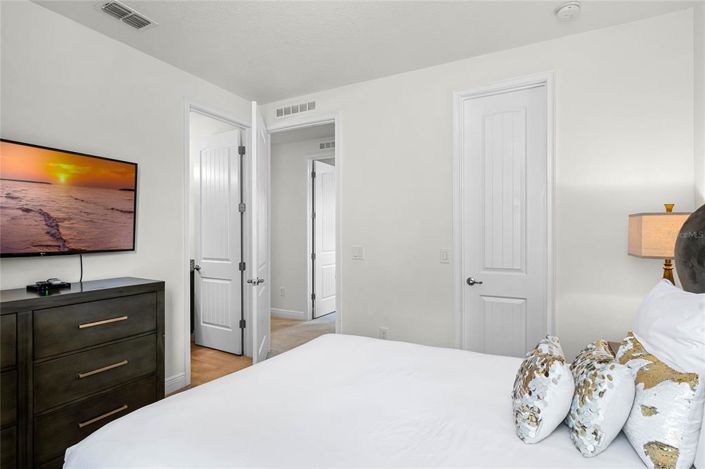 Image No.19-5 Bed Property for sale