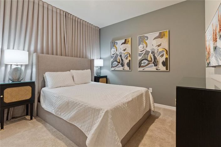 Image No.18-8 Bed Property for sale