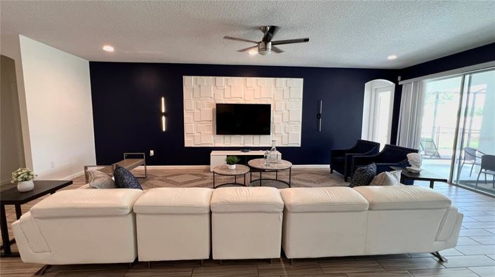 Image No.16-10 Bed Property for sale